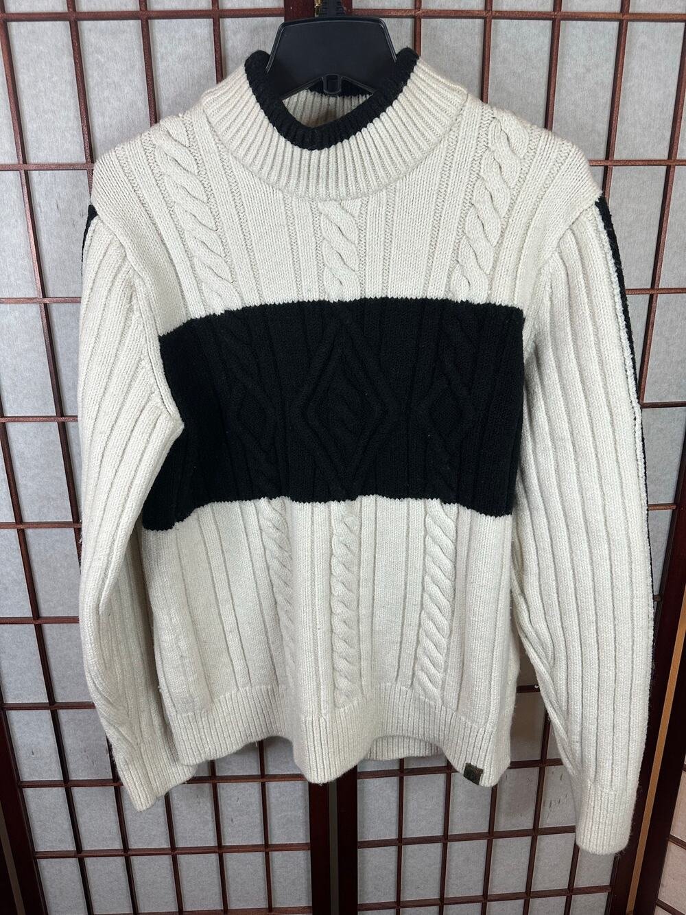 Banana Republic Men's Wool sweater black and cream size Large TALL